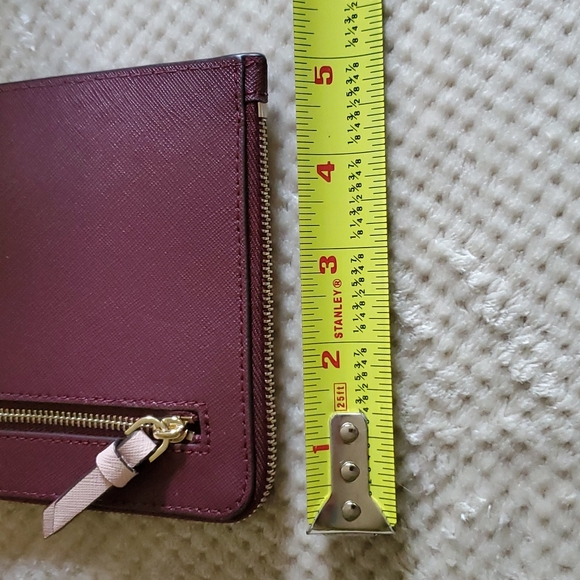 ♠️KATE SPADE♠️ leather zip wristlet - Picture 9 of 11